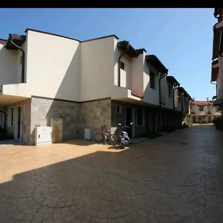 Villa Imperial Hights, *